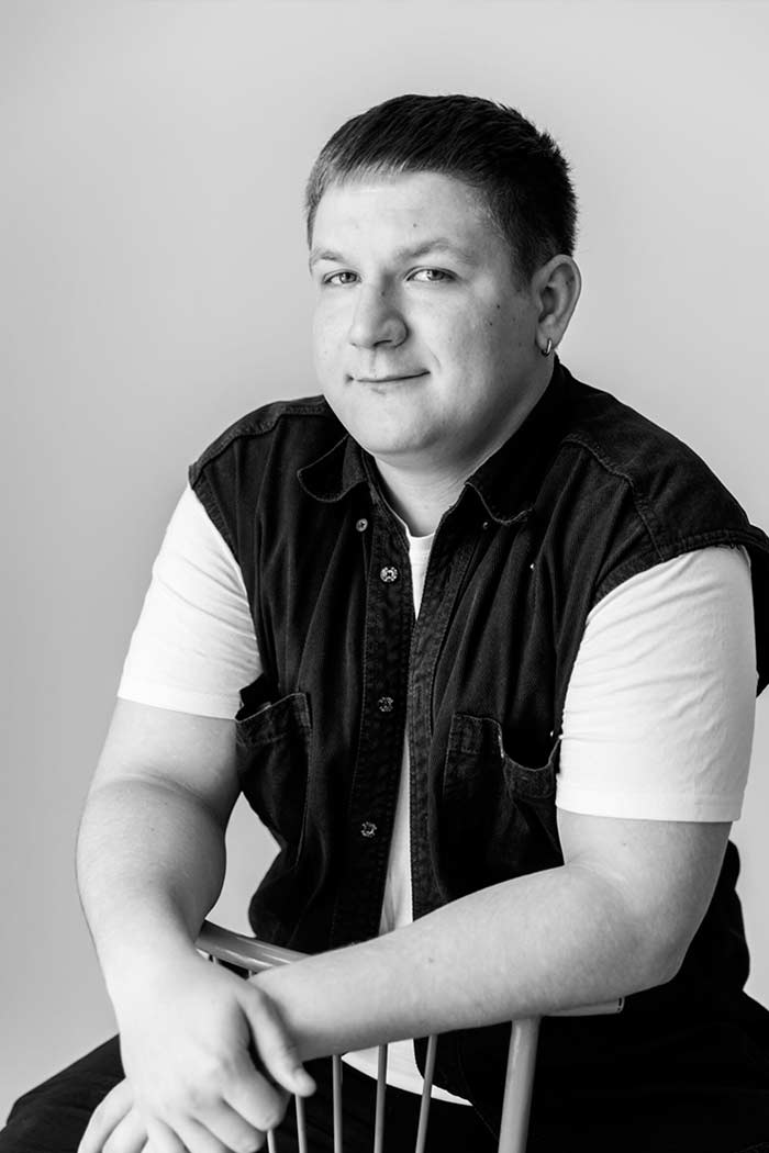 Актер Бийского драматического театра Дмитрий Коновалов