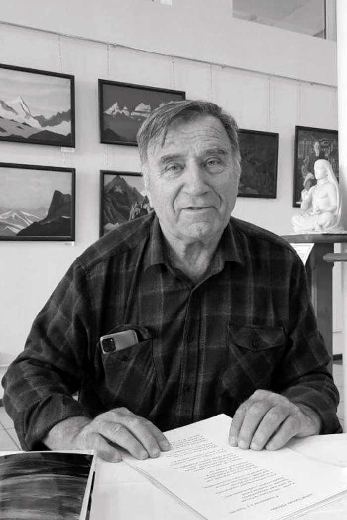 Режиссер  Вячеслав Пинчук Бийского драматического театра